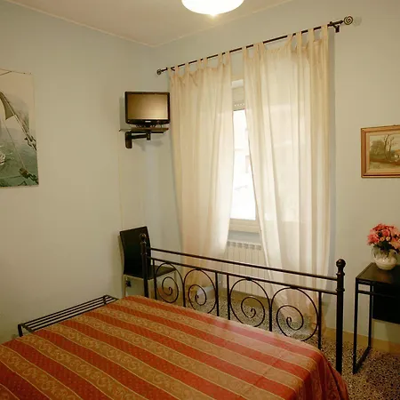 Altamira فندق مبيت وإفطار 3*